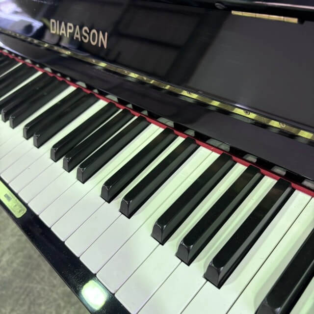 ディアパソン　中古ピアノ　126ME