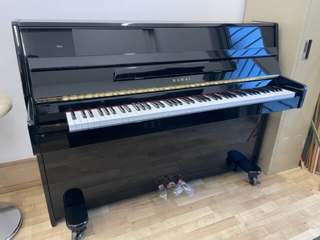 カワイ　中古ピアノ　CX5NS