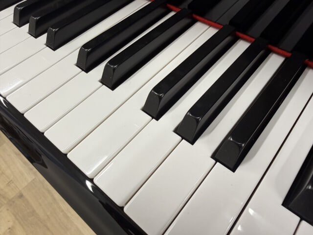 カワイ 中古ピアノ KG-1E