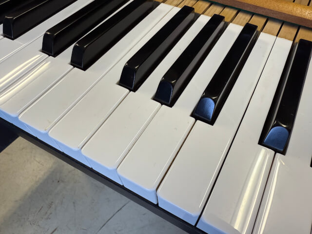 カワイ　中古ピアノ　KG-6C
