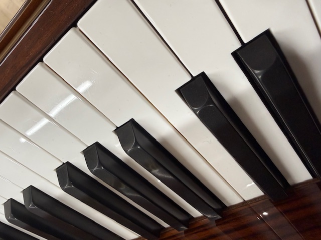 カワイ　中古ピアノ　KL-801