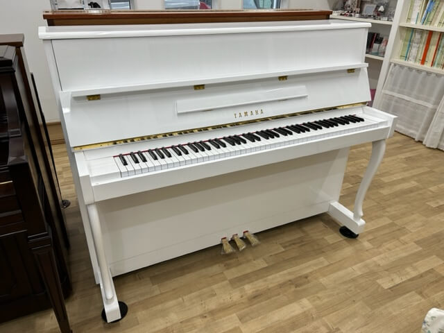 ヤマハ　中古ピアノ　MC202