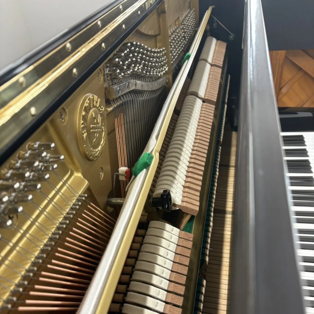 ヤマハ　中古ピアノ　U30Bl(完全オーバーホール済)