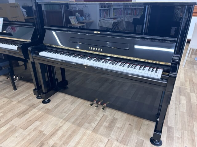ヤマハ　中古ピアノ　UX1