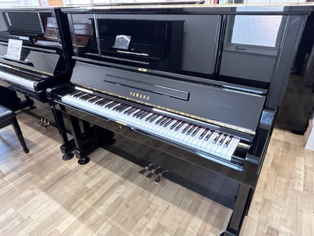 ヤマハ　中古ピアノ　UX3