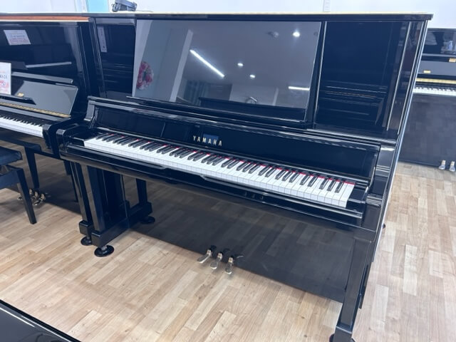 ヤマハ　中古ピアノ　UX30A