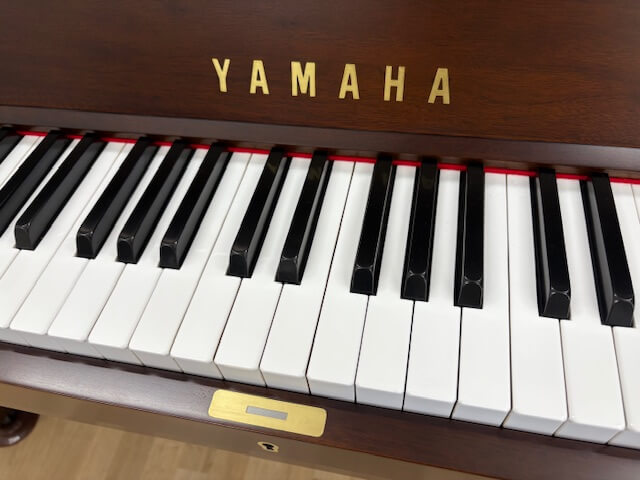 ヤマハ　中古ピアノ　W102