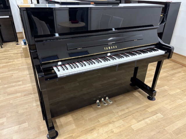 ヤマハ　中古ピアノ　YM11