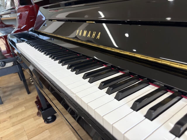 ヤマハ　中古ピアノ　YU11