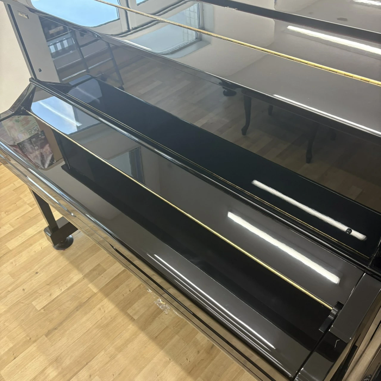 ヤマハ　中古ピアノ　YU1S(純正サイレント付)